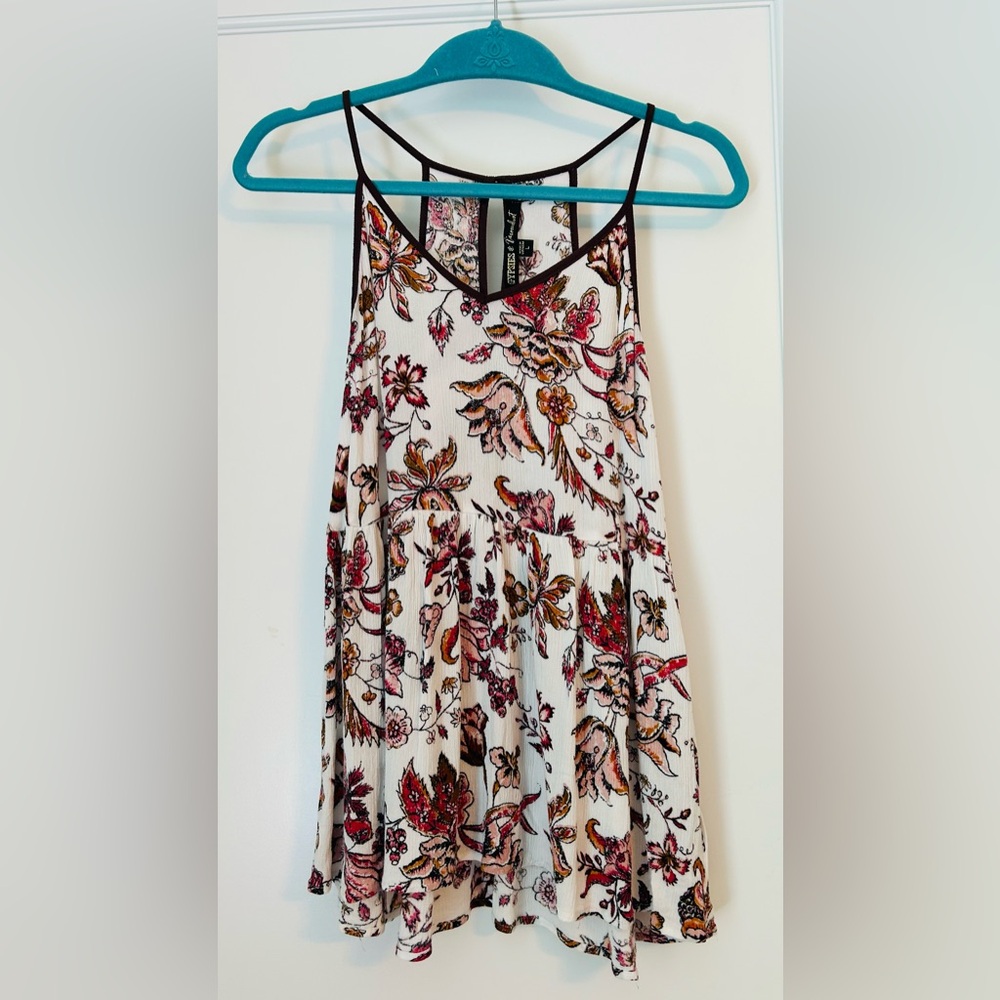 Gypsies & Moondust Floral Print Flowy Camisole